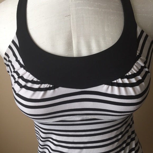 Lululemon Scoop Me Up Tank Sz 4 Black/White Stripe - Picture 3 of 5